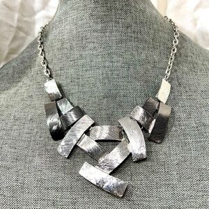 Fashion Jewelry Stainless Steel Coated in Silver And Gun Metal Plated Finish.